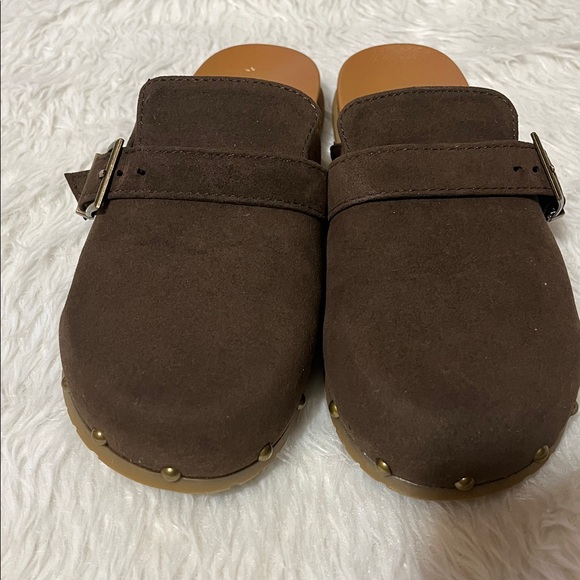 Andiamo Brown Suede Clogs - Picture 5 of 7